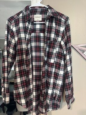 Abercrombie & Fitch Red Black Cream Plaid Button-Up Shirt